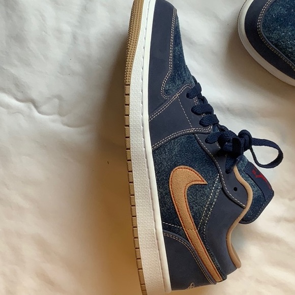 Nike Air Jordan 1 Low SE. NWOT size 8.5 - Picture 11 of 16